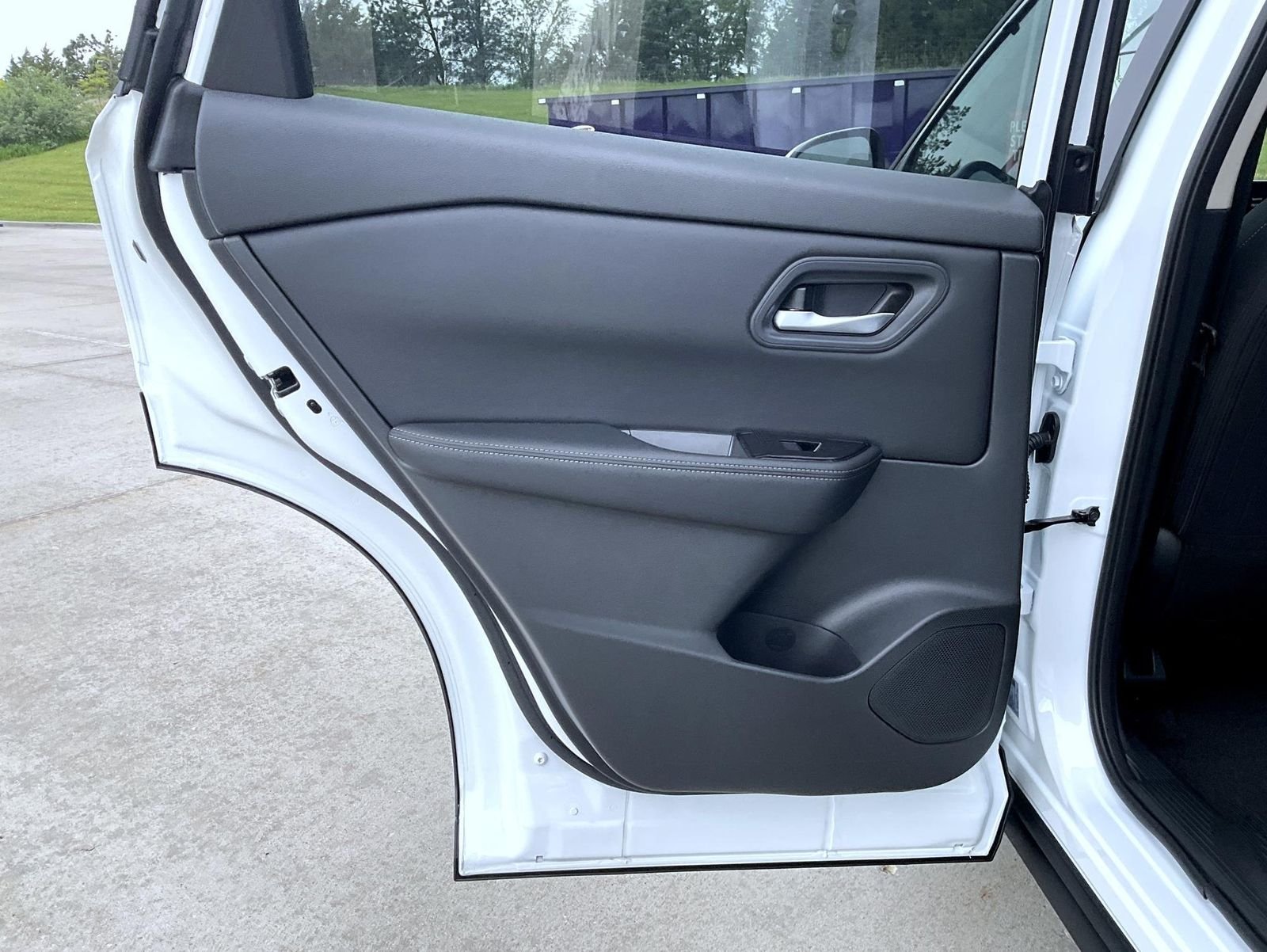 New 2026 Everest White Pearl TriCoat Nissan SV image 18