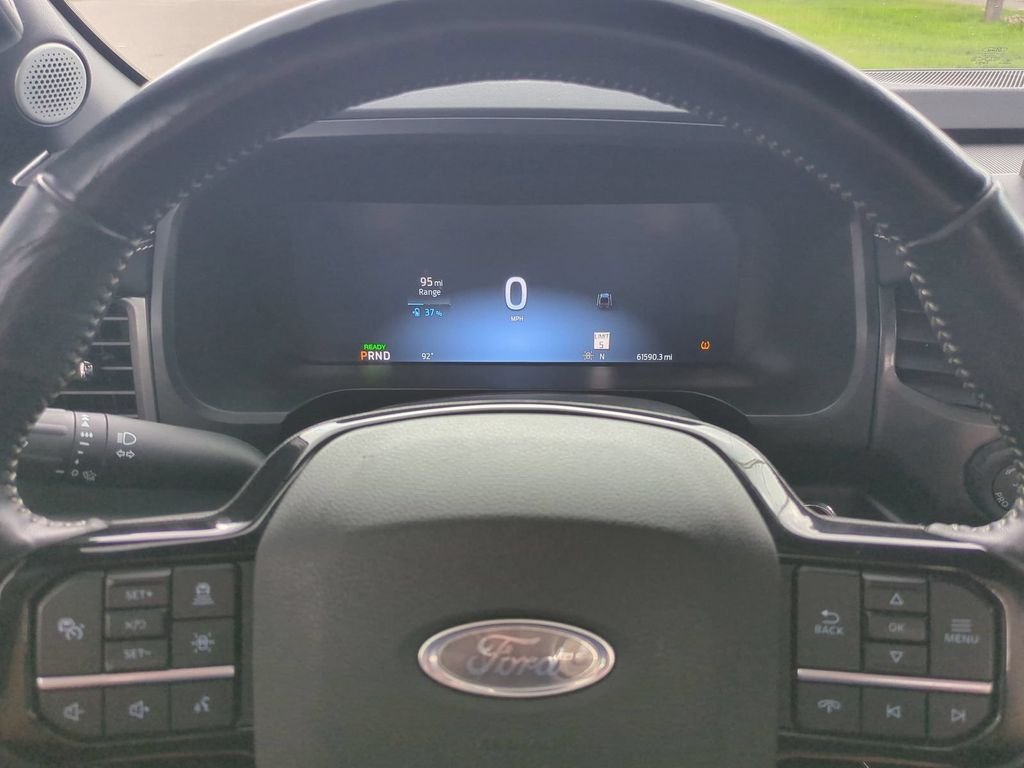 2023 Ford F-150 Lightning Platinum - Photo 35