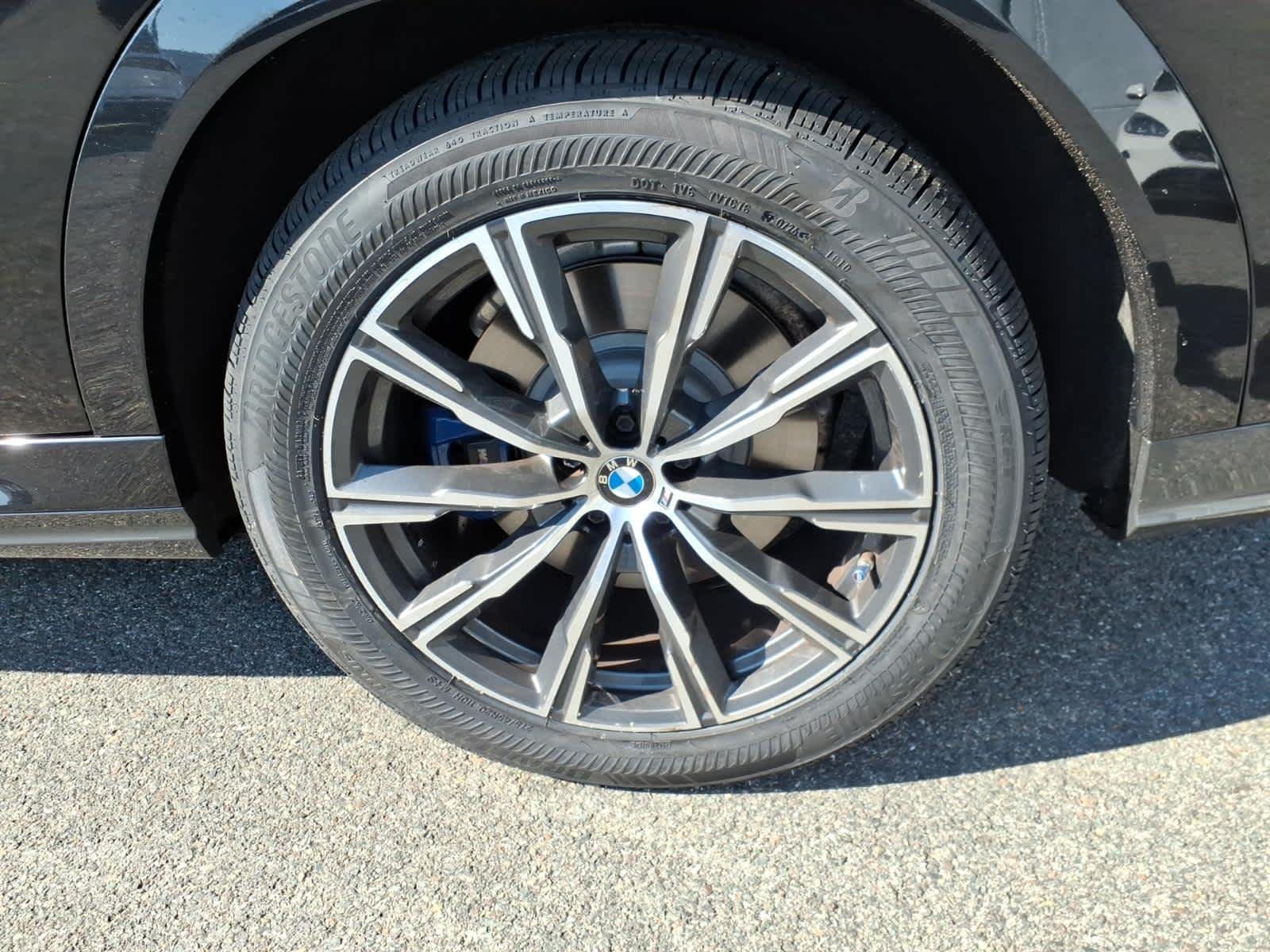 Used 2021 Black Sapphire Metallic BMW M50i image 9