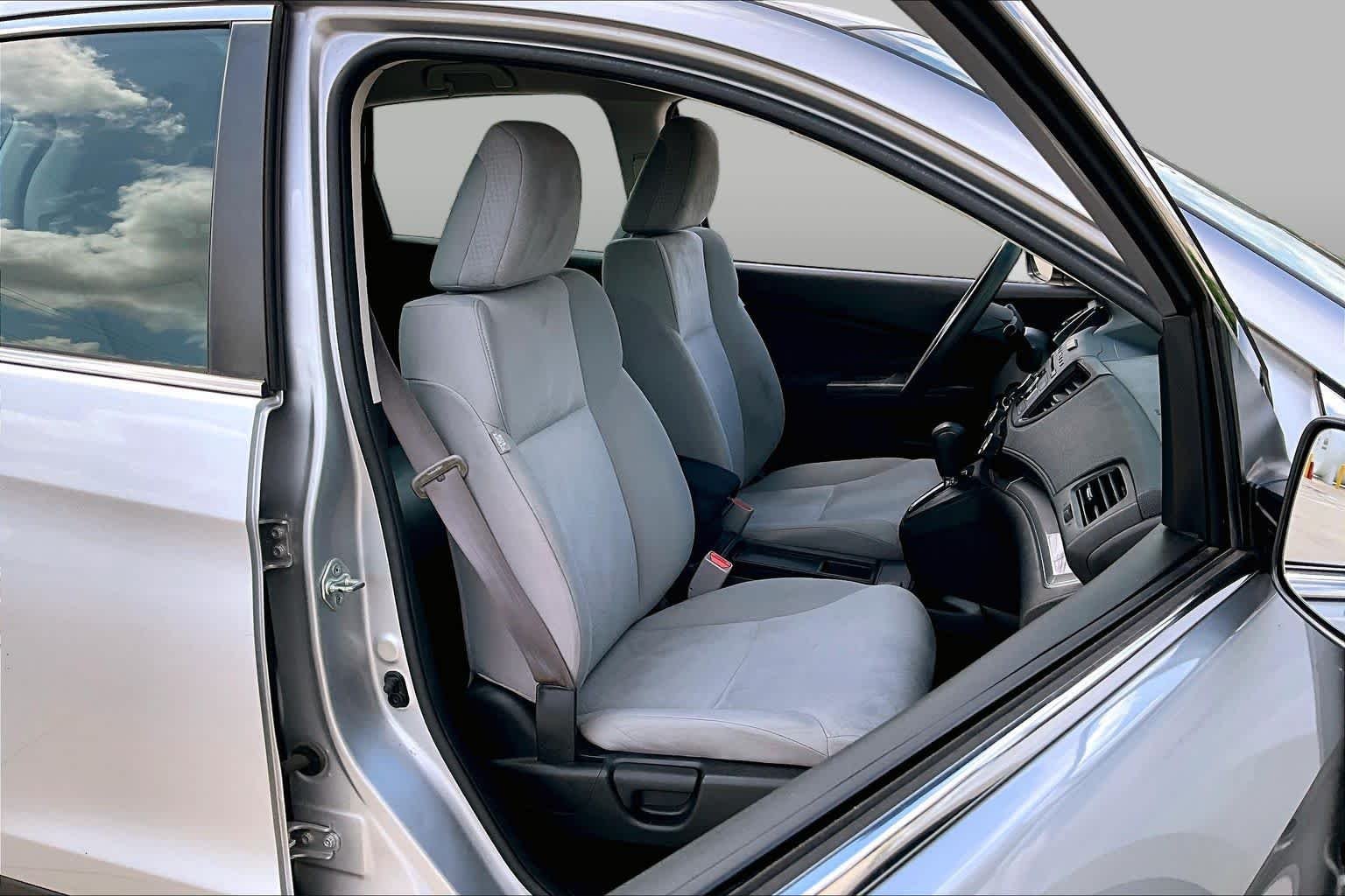 Used 2015 Alabaster Silver Metallic Honda LX image 9