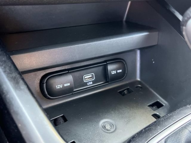 Used 2022 Red Kia LX image 31