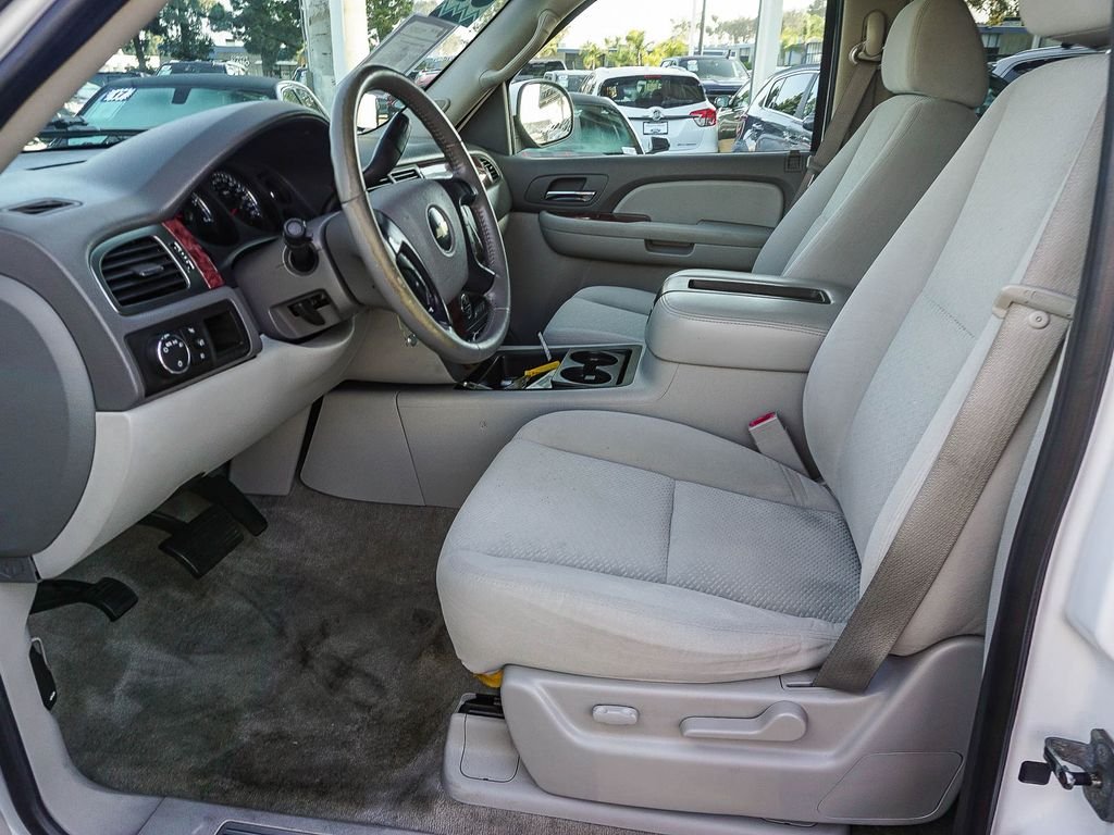 Used 2007 White Chevrolet LT image 17
