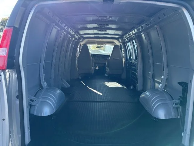 Used 2025 Silver Chevrolet Work Van image 23