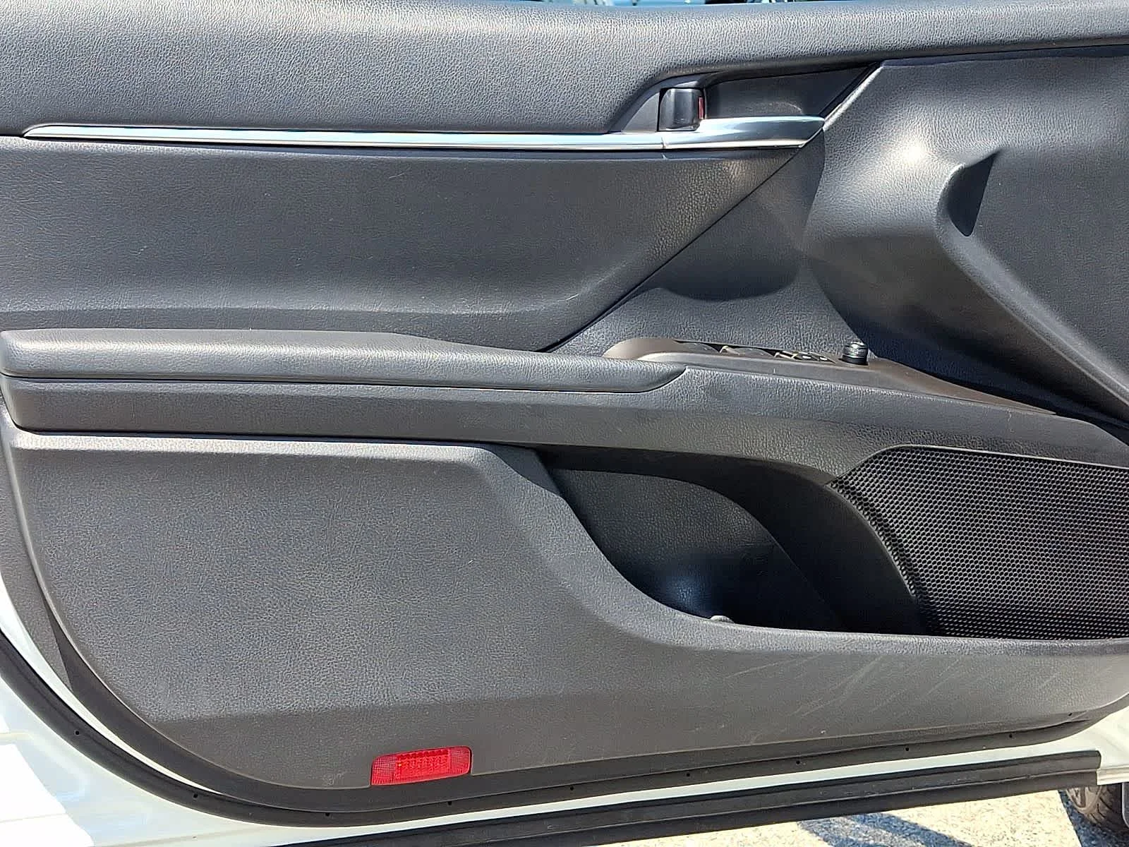 Certified Used 2024 Ice Cap Toyota SE image 15