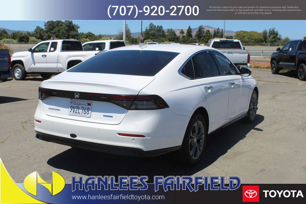 Used 2025 White Honda EX-L image 7