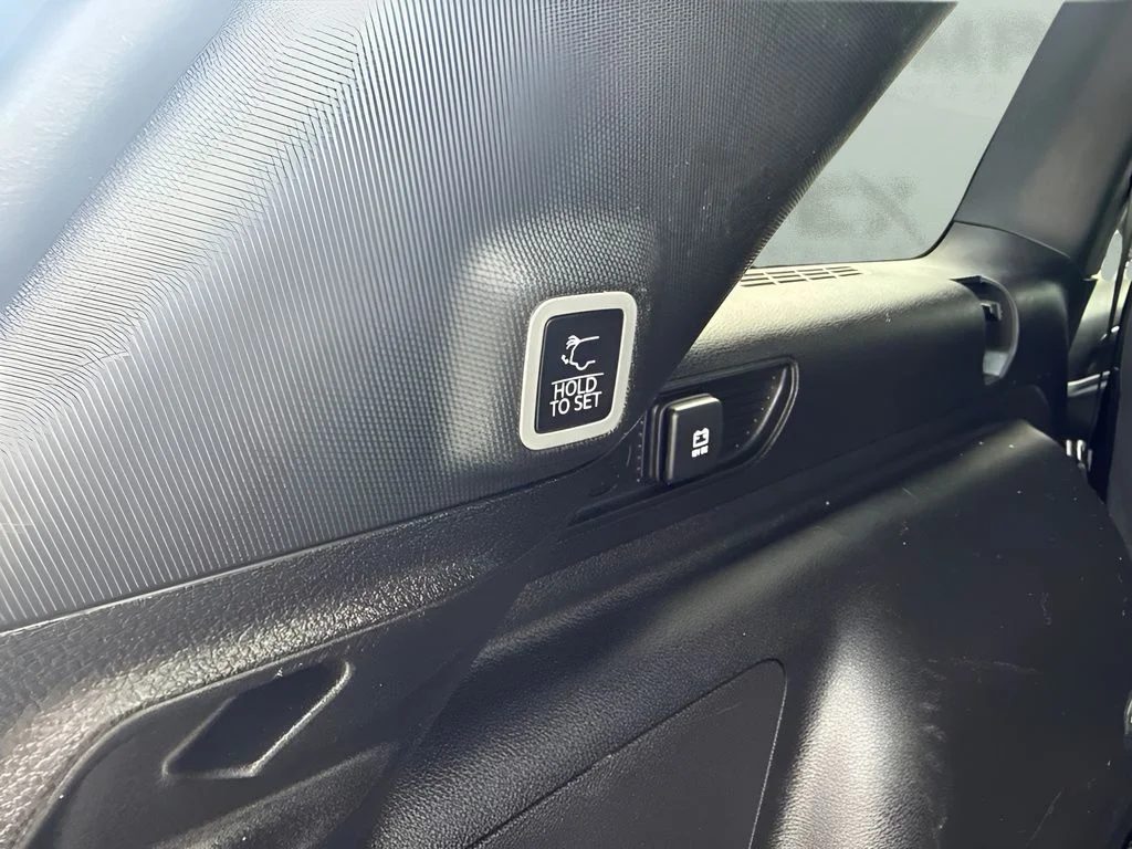 Used 2024 White Jeep 4xe image 21