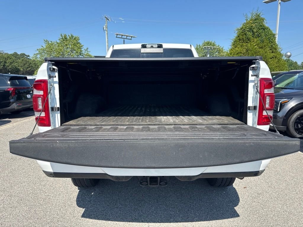 Used 2022 White Ram Laramie image 7