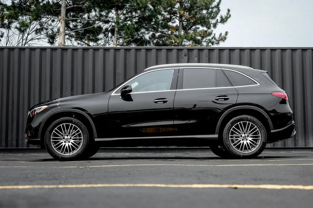 New 2026 Black Mercedes-Benz GLC 300 image 37