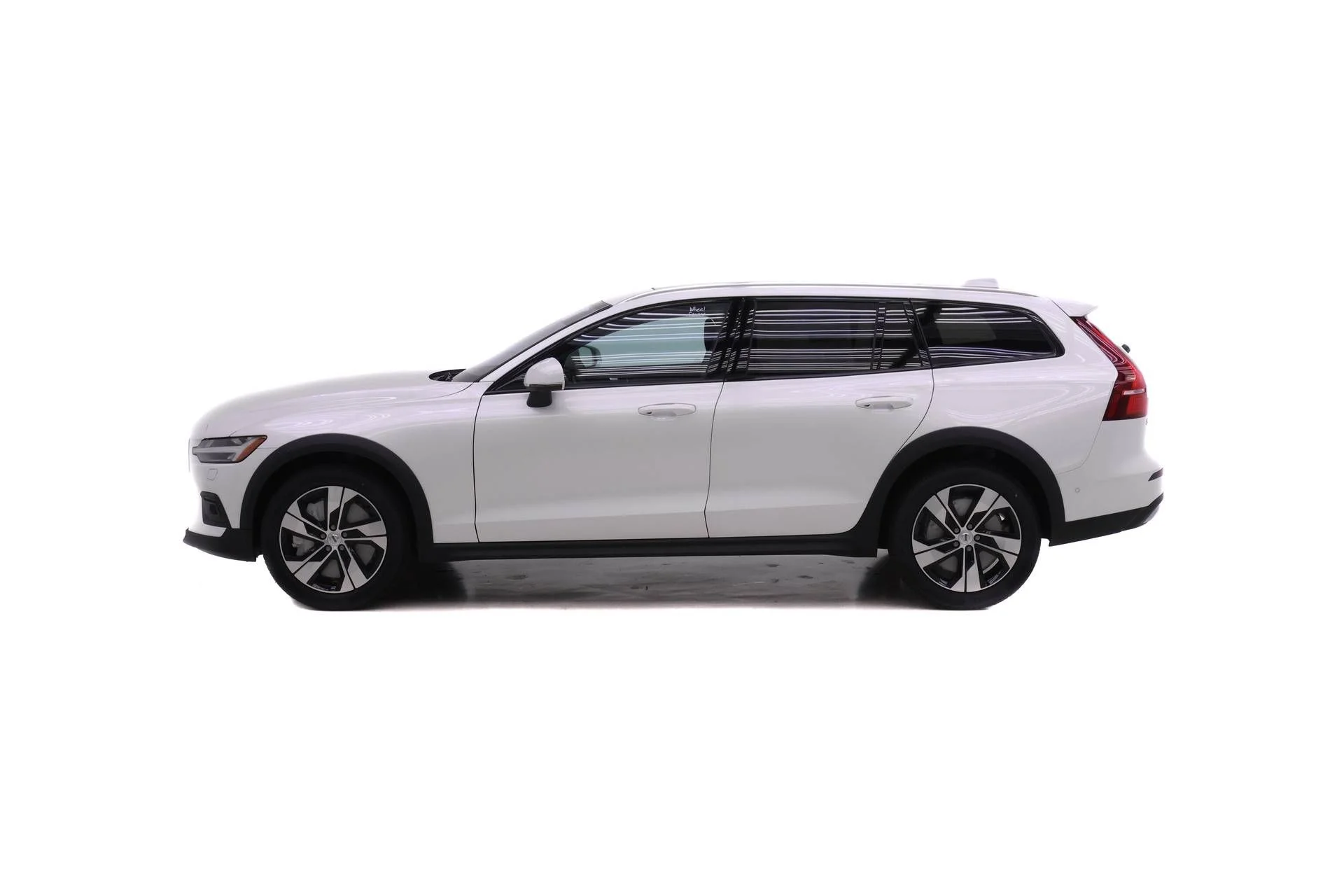 New 2026 Crystal White Volvo Plus image 3