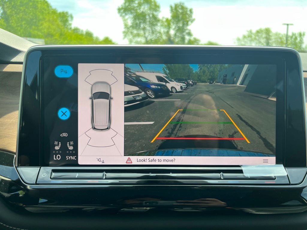 New 2026 Black Volkswagen 2.0T SE w/Technology image 17