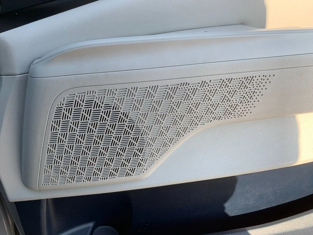 Used 2025 White Kia SX image 23