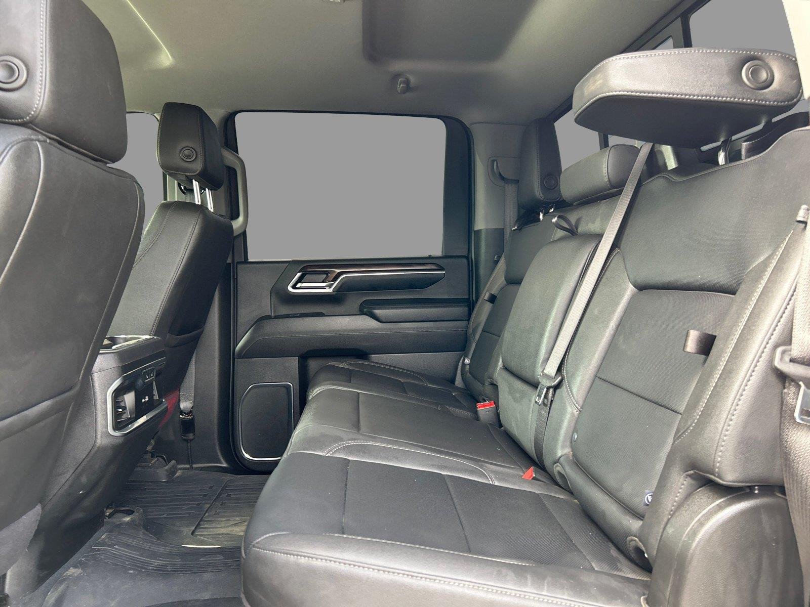 Used 2024 Summit White GMC SLT image 34