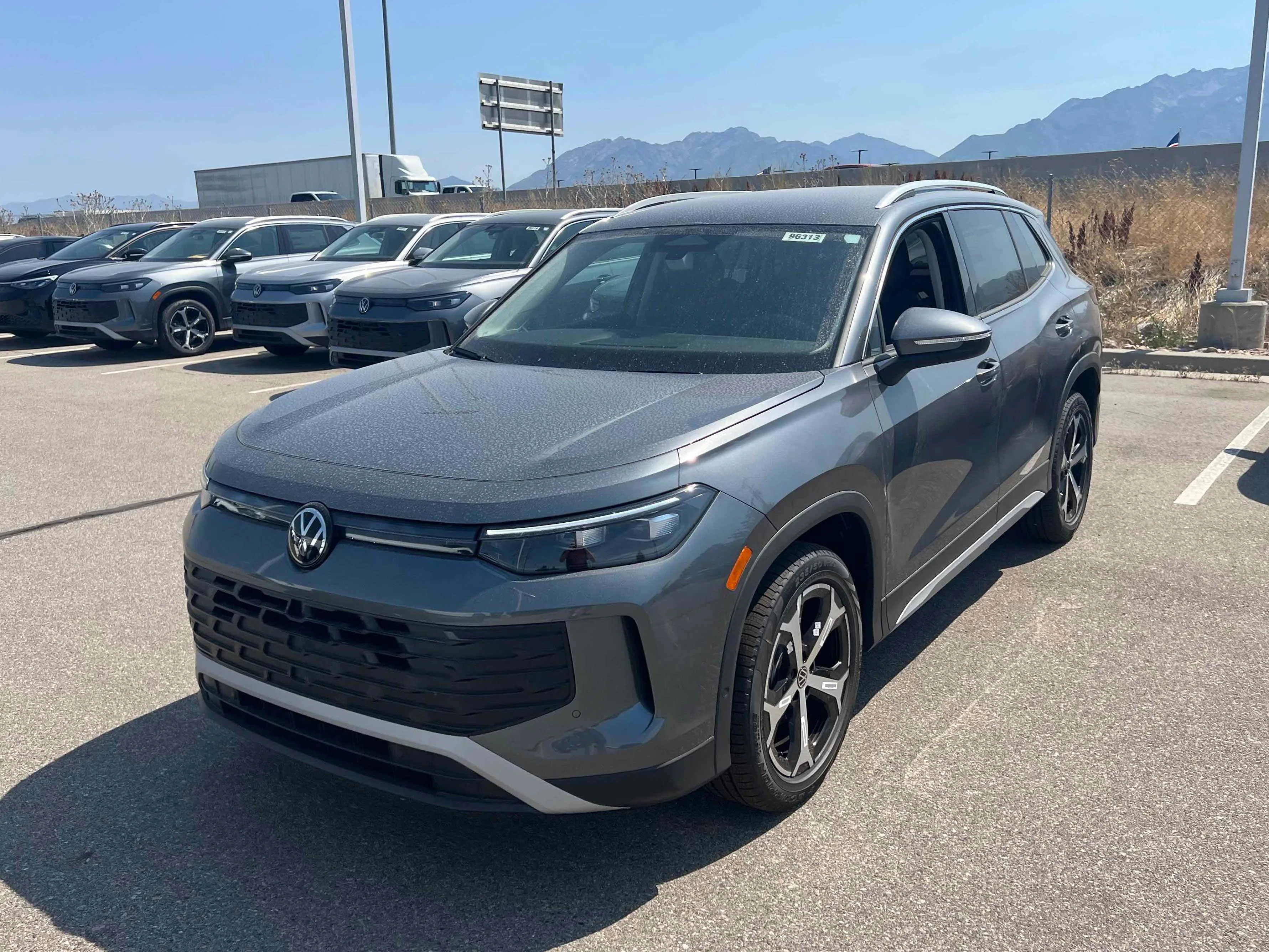 New 2025 Platinum Gray Volkswagen SE image 1