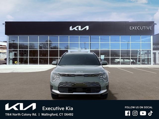 New 2026 Green Kia Wind image 2