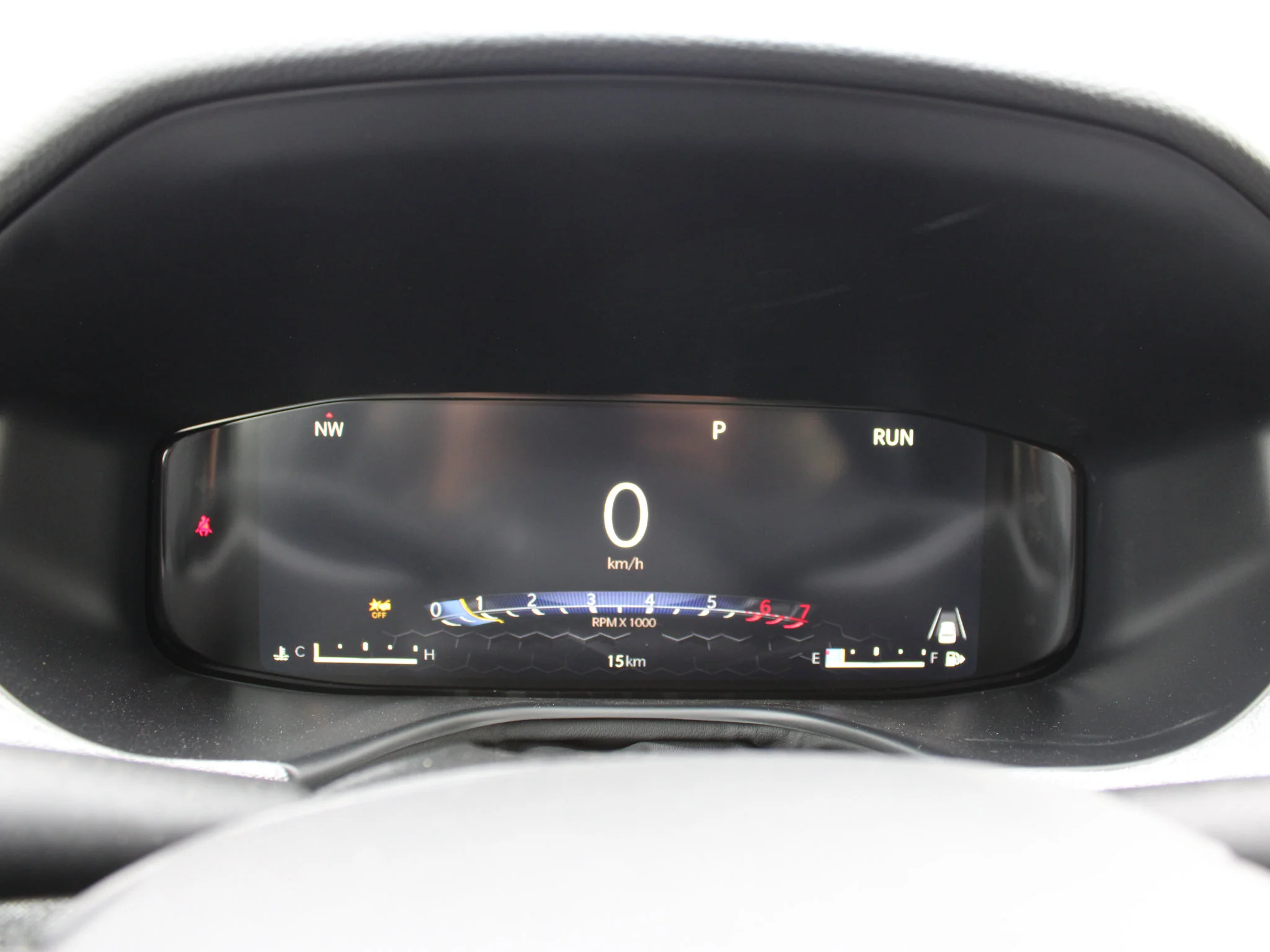 New 2025 Silver Jeep North* 4x4, Panoramic Sunroof, Heated Seats/Wheel, Wireless Charging Pad image 15