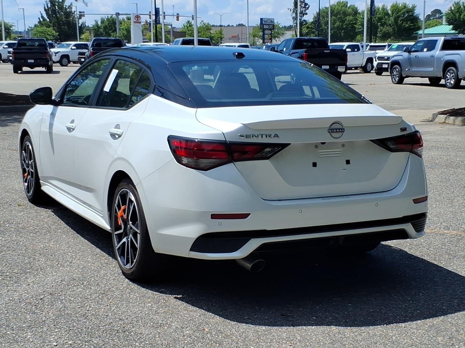 Used 2025 Aspen White Tricoat/Super Black Nissan SR image 14