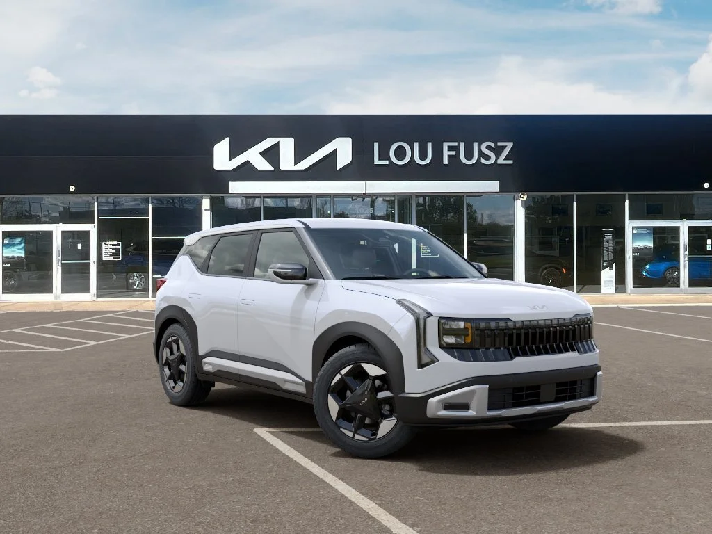 New 2027 Snow White Pearl Kia EX image 8