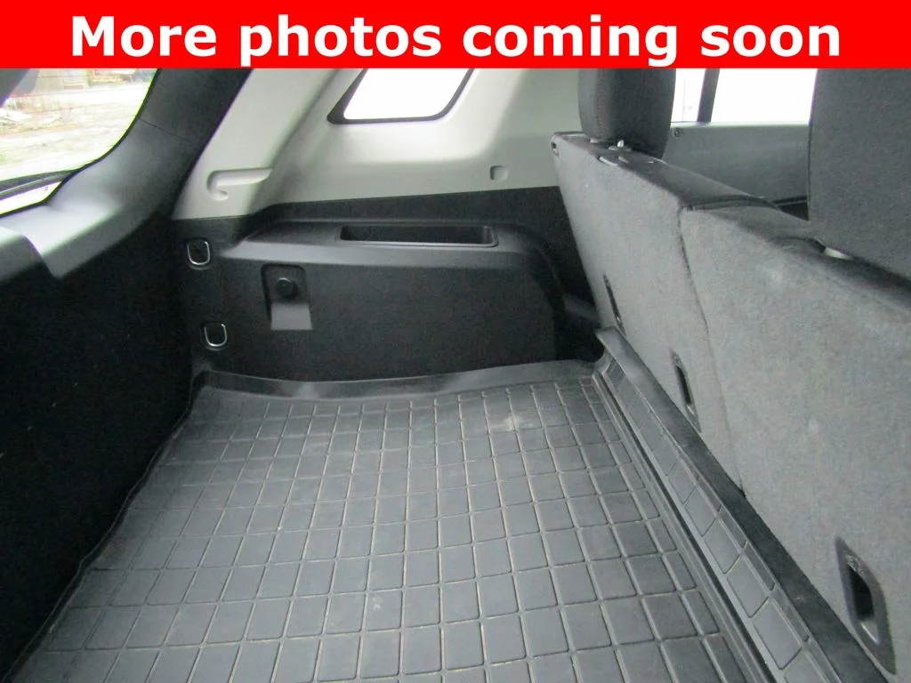 Used 2017 Ebony Twilight Metallic GMC SLE-2 image 13