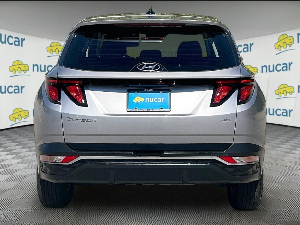 Used 2024 Silver Hyundai SE image 5