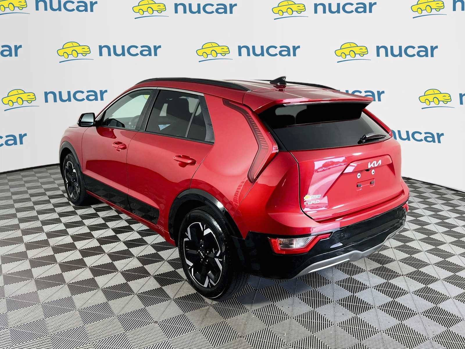 Used 2023 Runway Red Kia Wind image 5