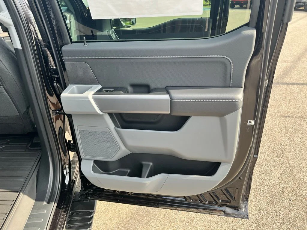 New 2026 Black Ford XLT image 9