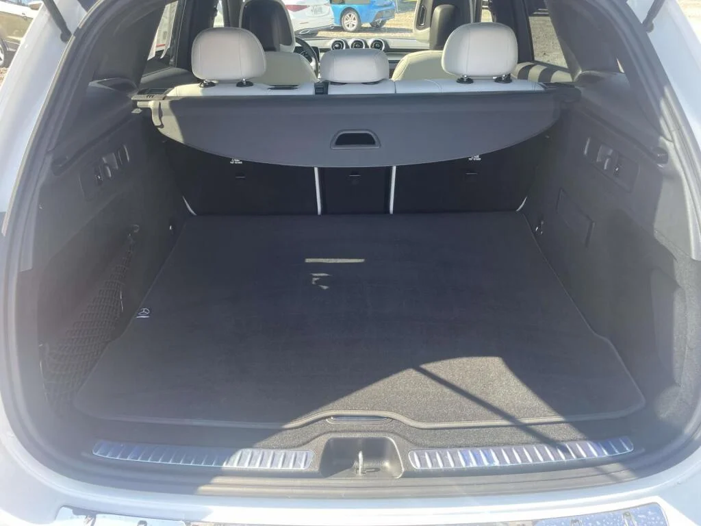 Certified Used 2024 Polar White Mercedes-Benz GLC 300 image 18