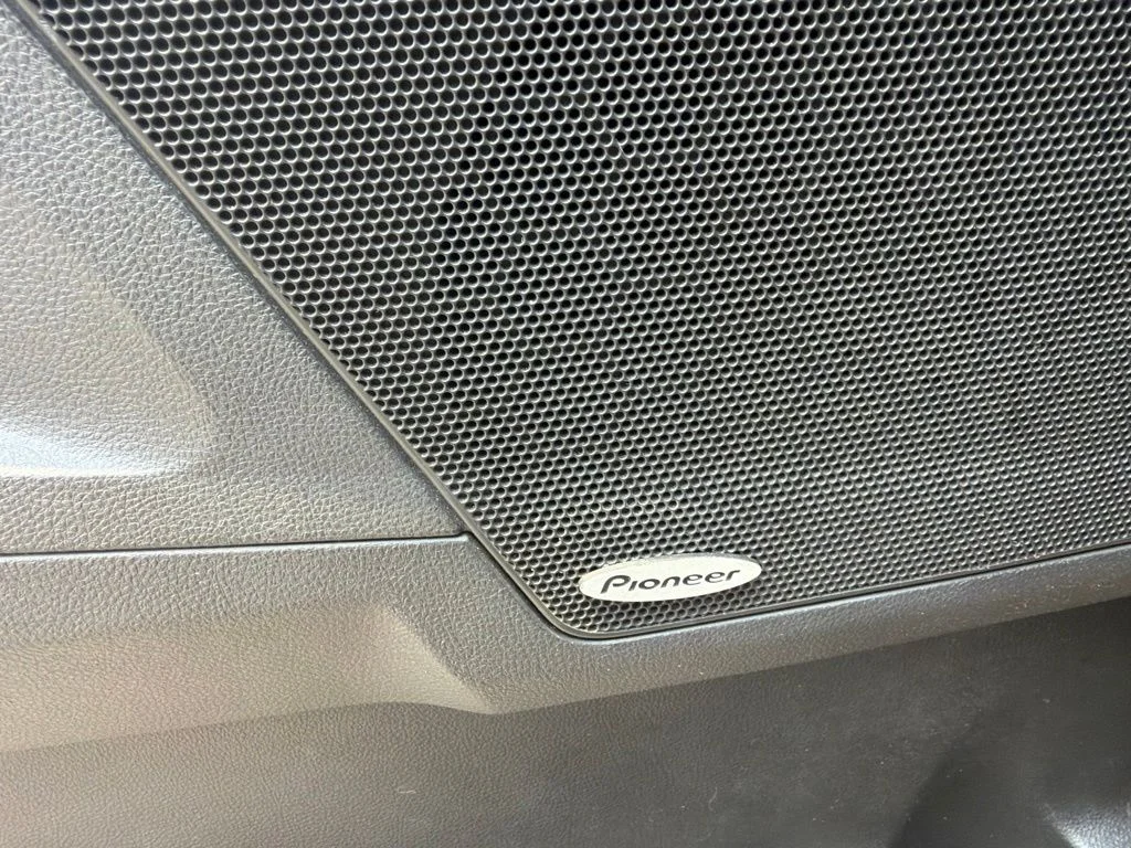 Used 2013 Black Chevrolet LT image 18