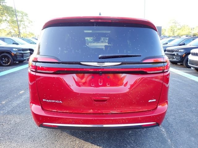 New 2026 Red Hot Pearl-Coat Exterior Paint Chrysler Select image 4