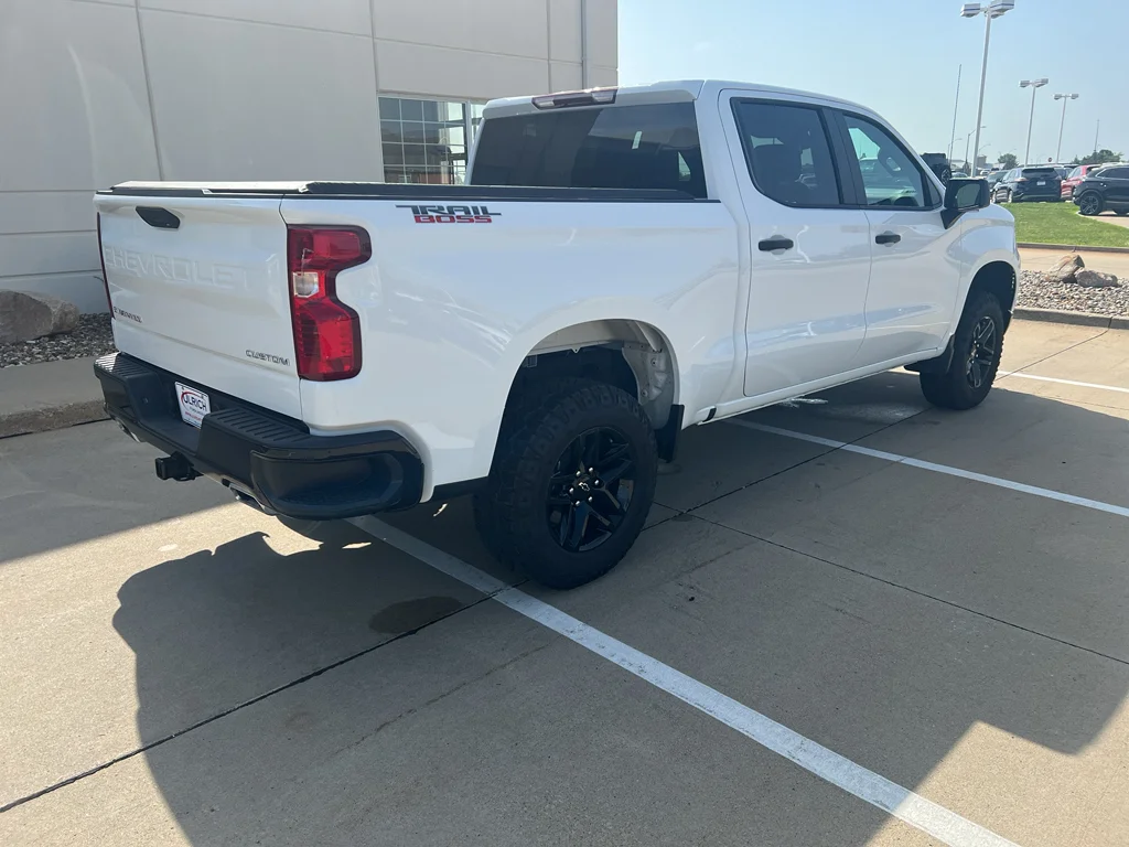 Used 2022 Summit White Chevrolet Custom Trail Boss image 9