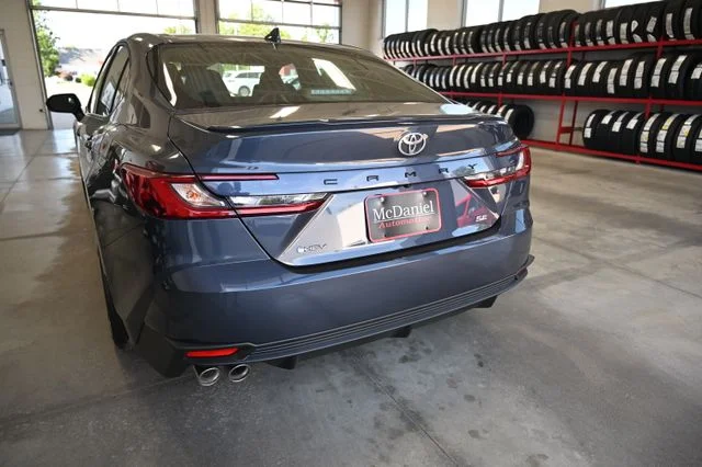 2026 Toyota Camry SE - Photo 7