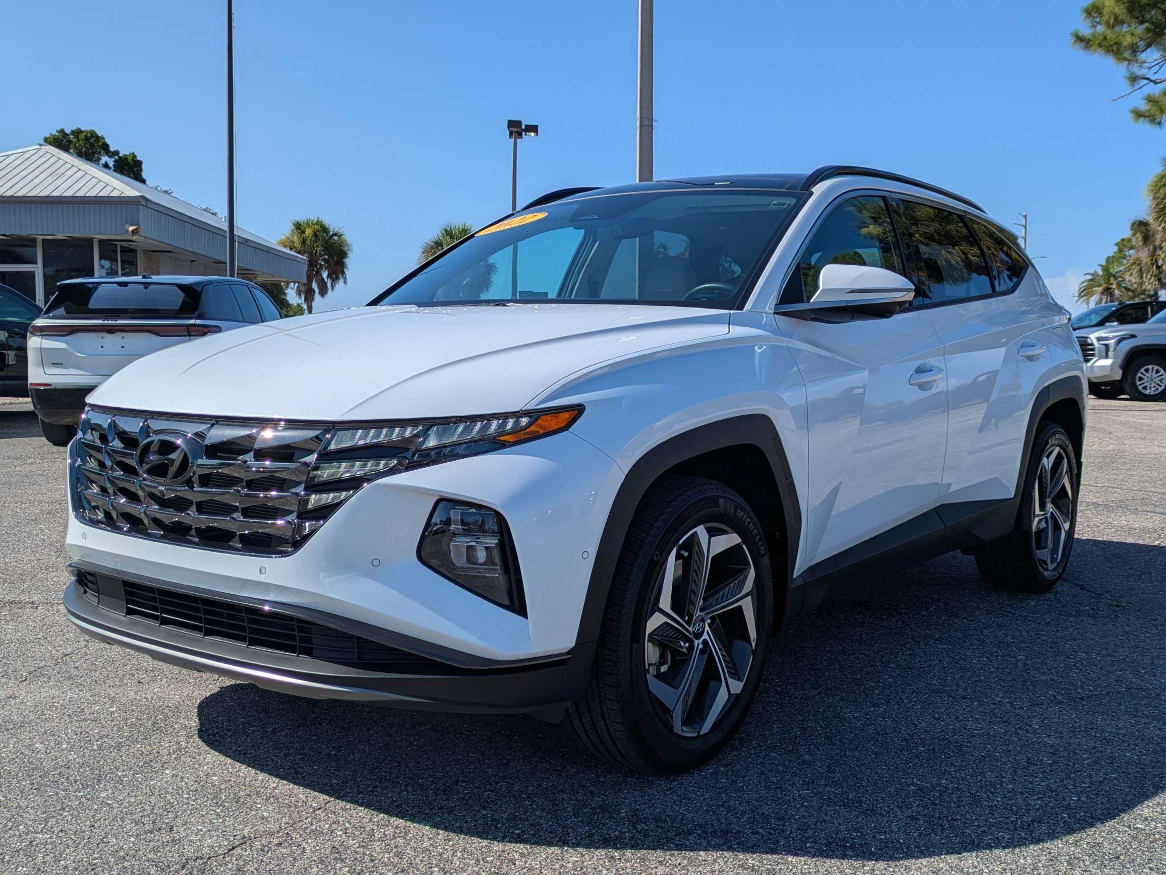 Used 2022 Quartz White Hyundai Limited image 7