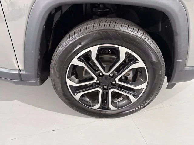 Used 2022 Gray Jeep Limited image 13