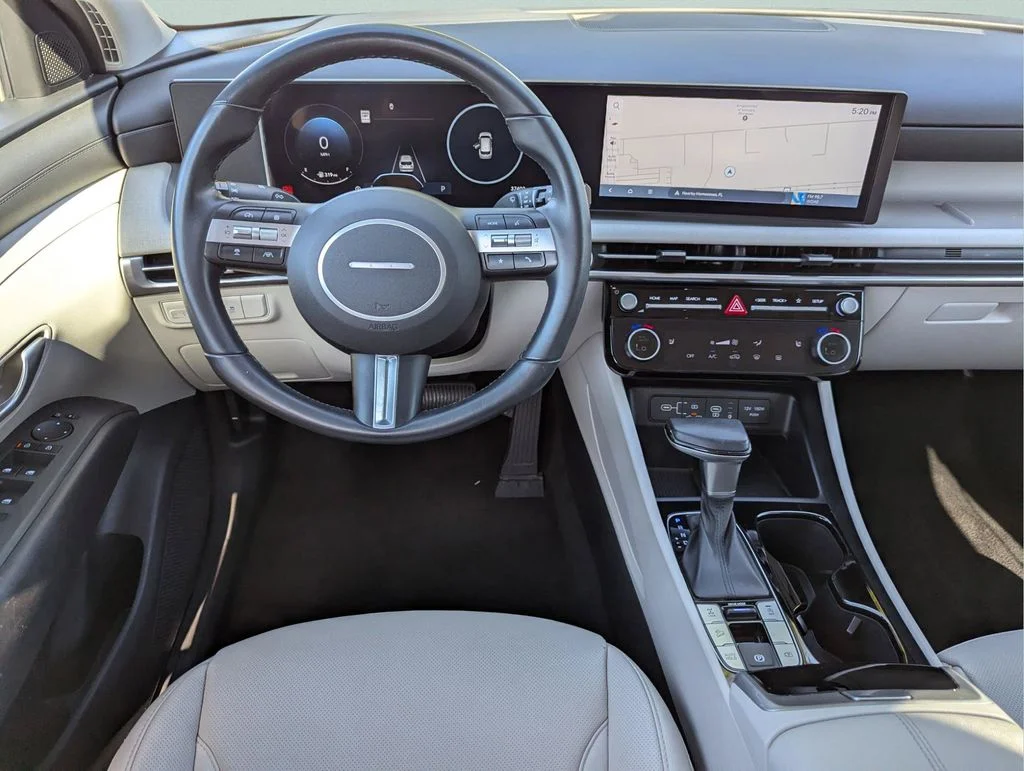 Used 2025 White Hyundai SEL Convenience image 37