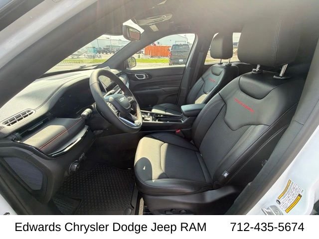 New 2026 Bright White Clear-Coat Exterior Paint Jeep Trailhawk image 18