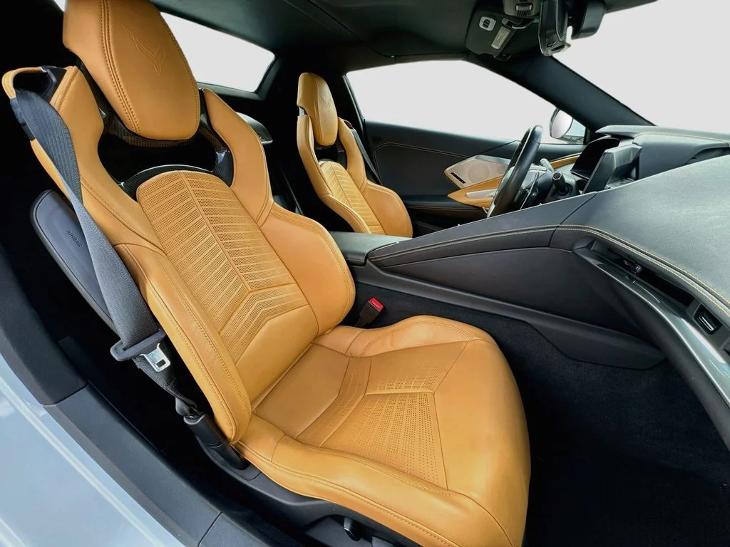 Used 2020 White Chevrolet Stingray image 33
