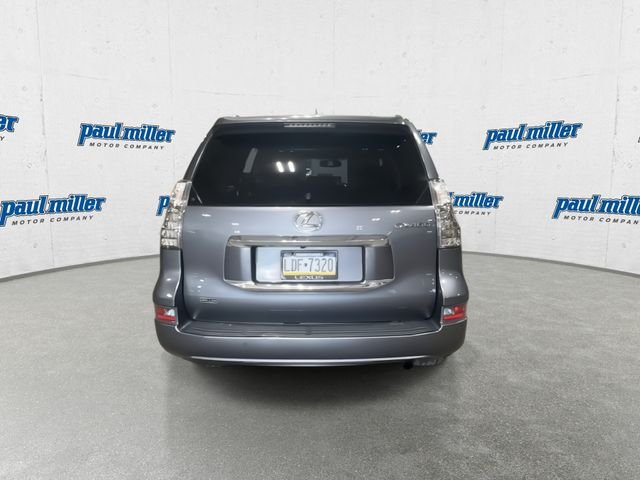 Used 2016 Gray Pearl Lexus 460 image 9