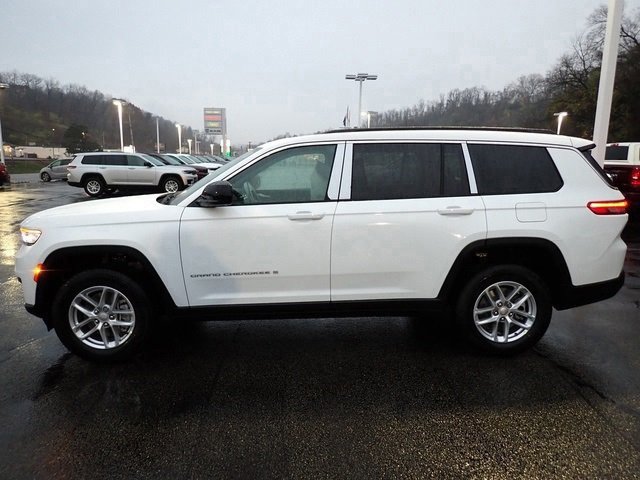 2025 Jeep Grand Cherokee Laredo X photo 2