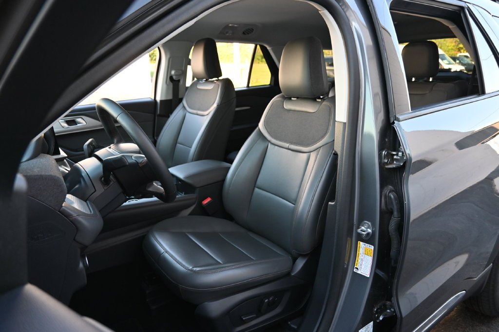 Certified Used 2025 Gray Metallic Ford Active image 21