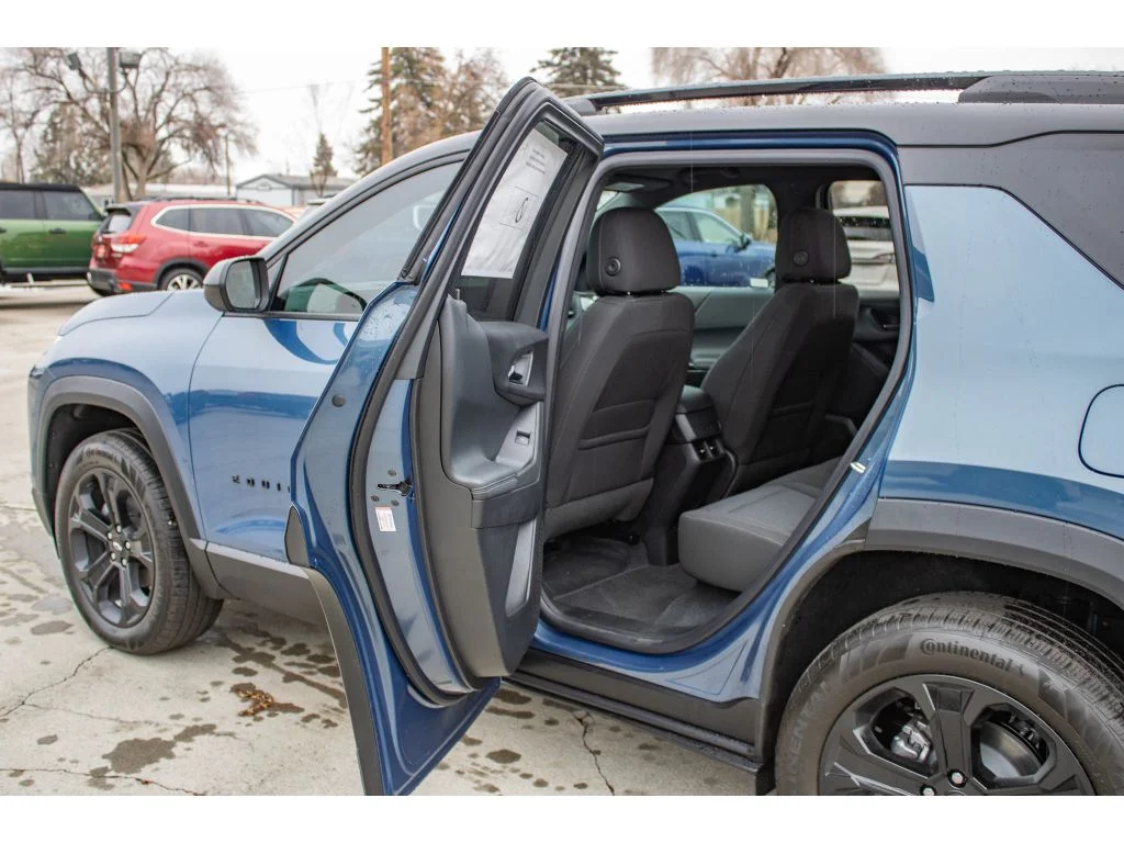 New 2026 LAKESHORE BLUE METALLIC Chevrolet AWD LT image 33