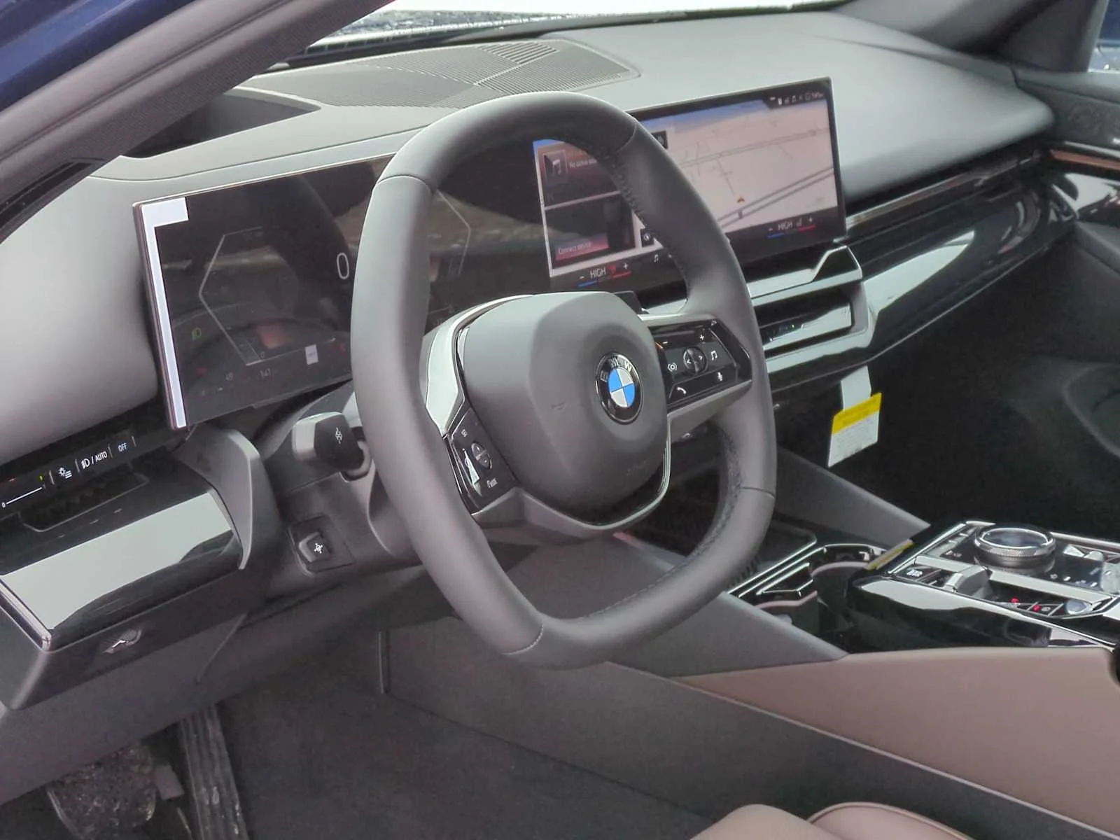 New 2026 Phytonic Blue Metallic BMW 530i xDrive image 10