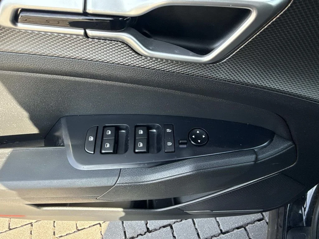 Used 2023 Black Kia LX image 17