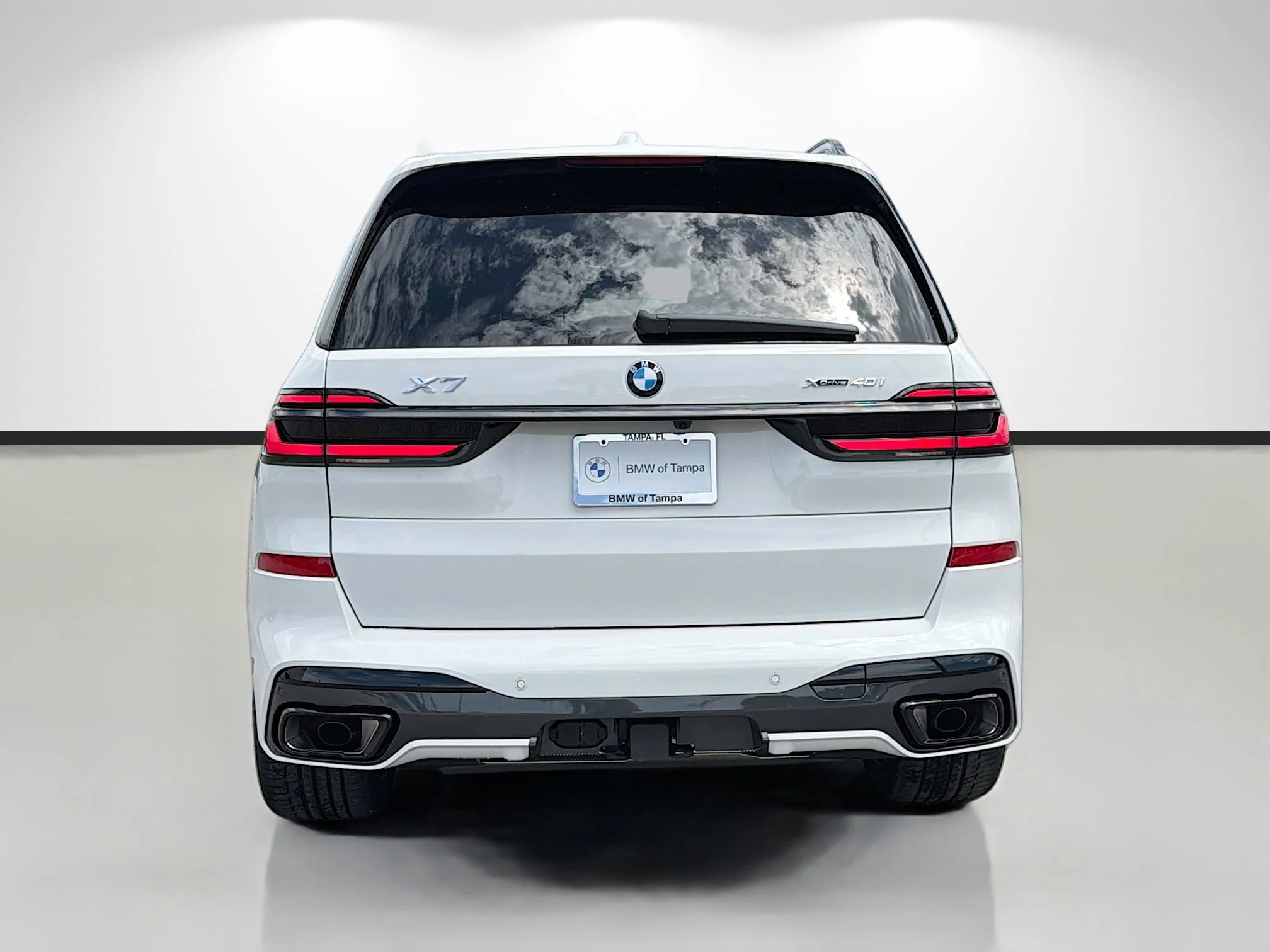 New 2027 Alpine White BMW xDrive40i image 4