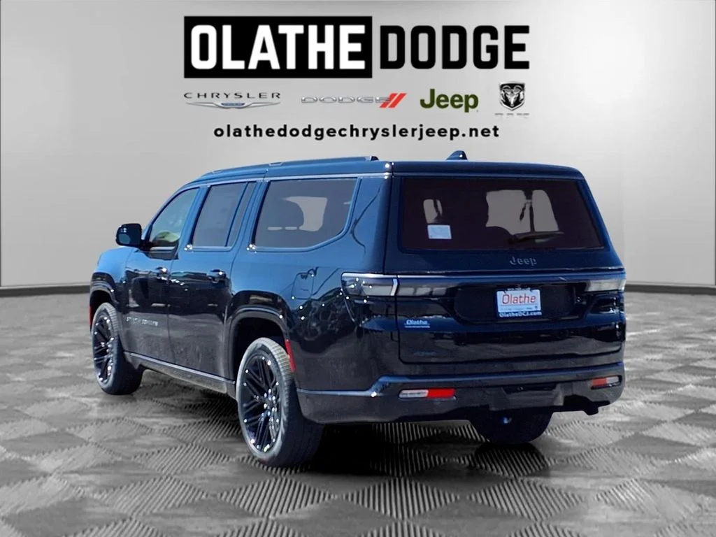 New 2026 High Gloss Black Exterior Paint Jeep Limited Reserve image 3