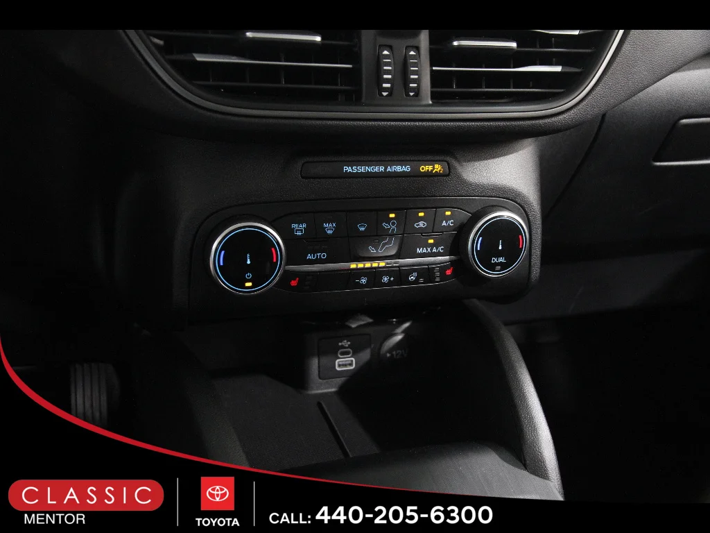Used 2024 Agate Black Ford Active image 13