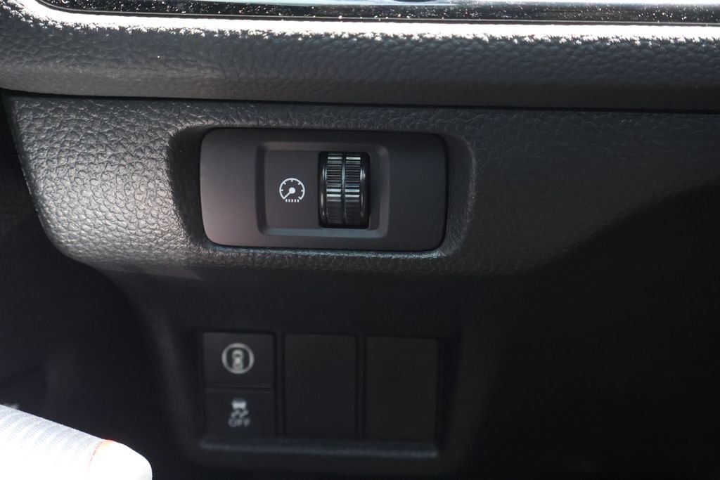 Used 2024 White Honda Base image 35