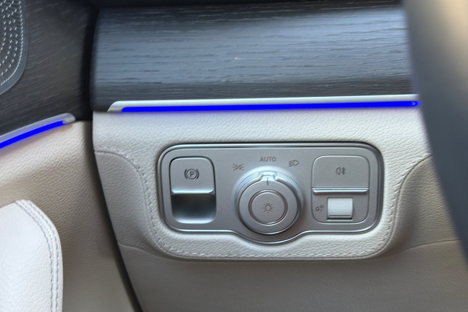 Certified Used 2024 Blue Mercedes-Benz GLE 350 image 34