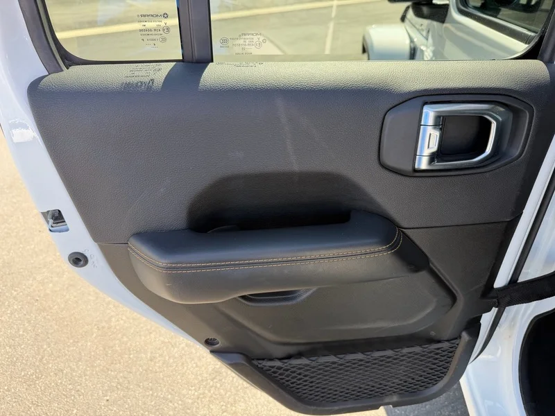 2025 Jeep Wrangler 4-Door Sahara - Photo 16