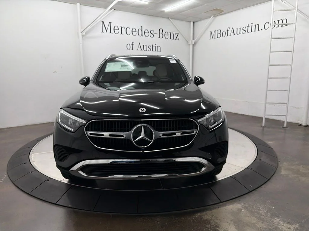 New 2027 Black Mercedes-Benz GLC 300 image 2
