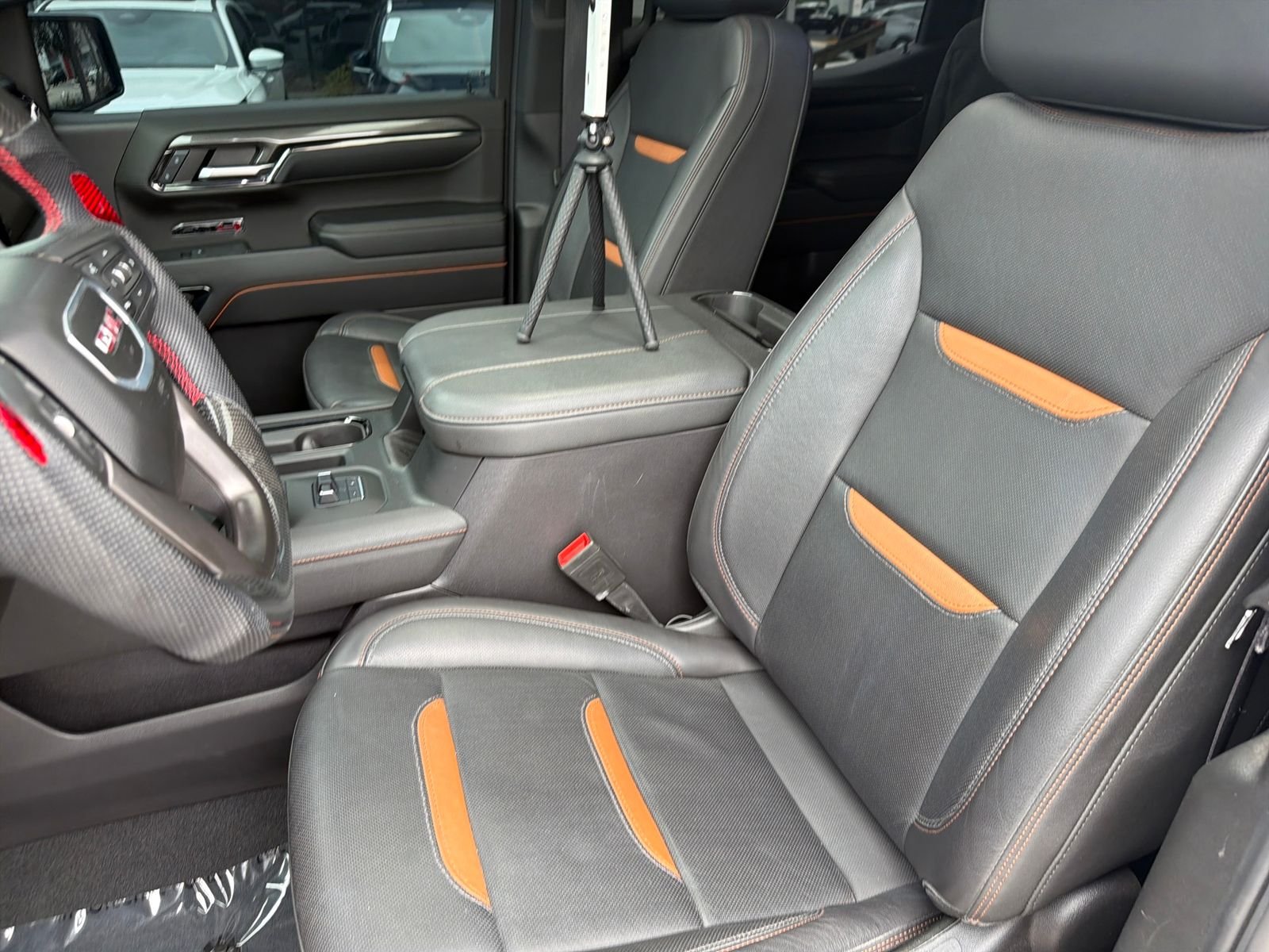 Used 2024 White GMC AT4 image 32