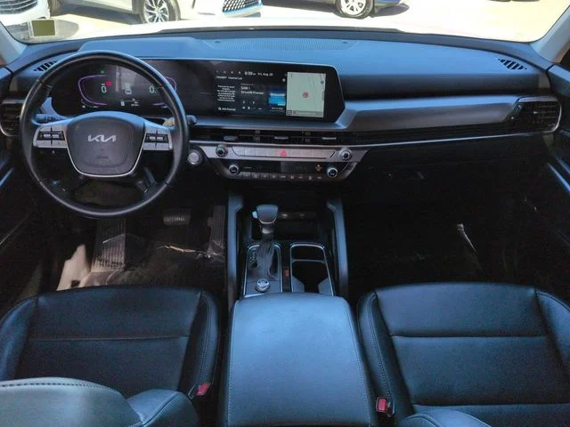 Certified Used 2025 Glacial White Pearl Kia LX image 14